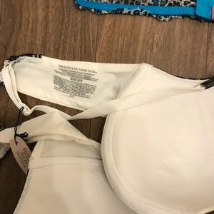Victoria's Secret Intimates & Sleepwear - BRAND NEW 36B Victoria Secret Push Up Bra Victoria's Secret Intimates & Sleepwear - BRAND NEW 36B Victoria Secret Push Up Bra
